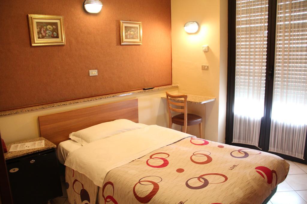 Hotel Persico Saluzzo Habitación foto